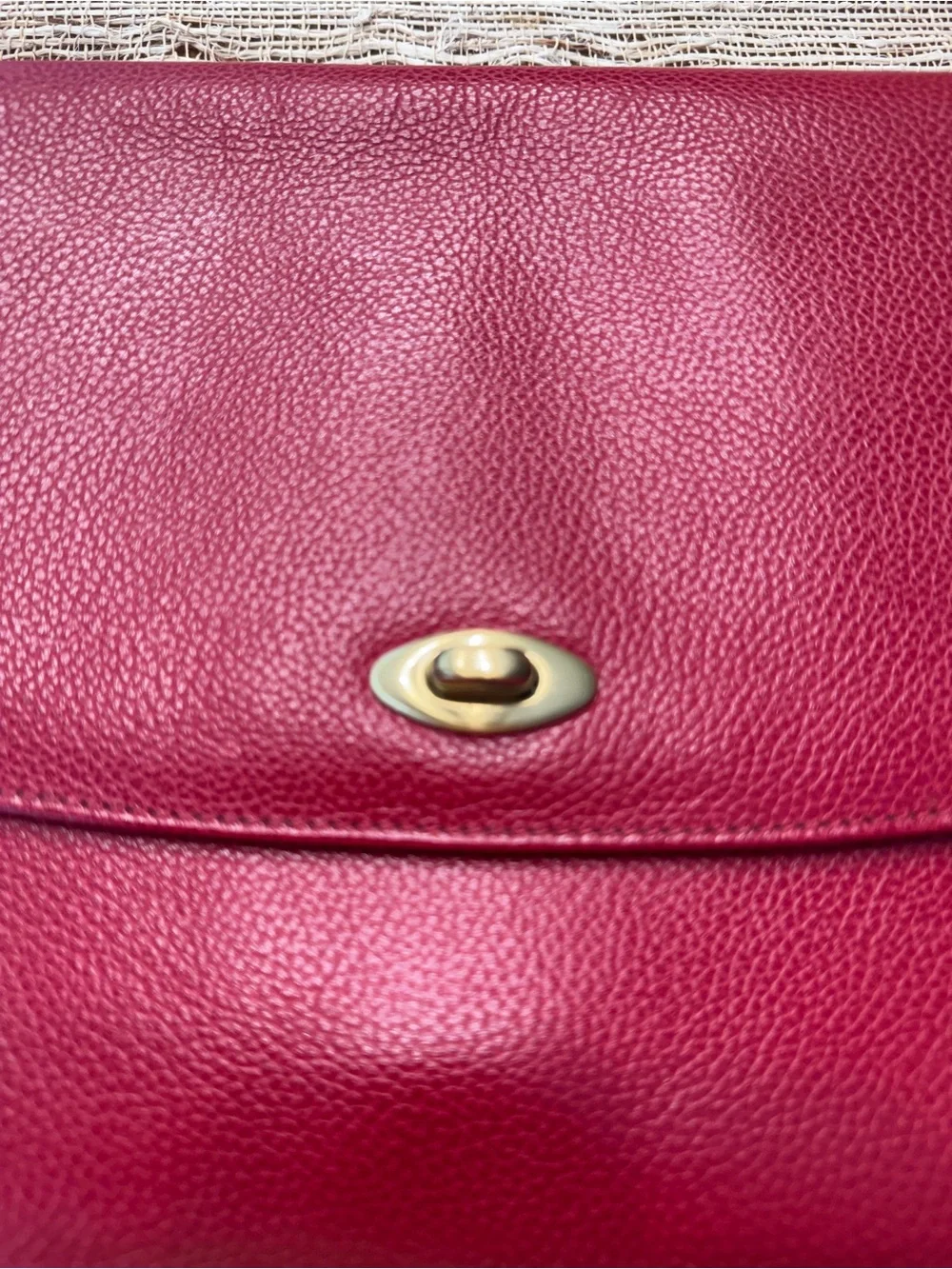 Vintage Coach Made in Italy Red Pebbled Leather Turn Lock Shoulder Bag - Picture 6 of 16